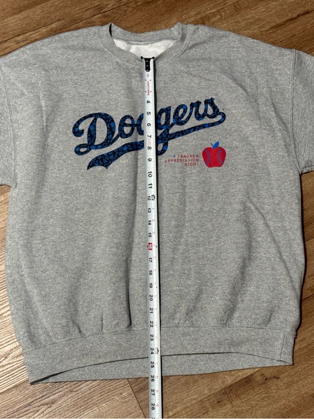 Los Angeles Dodgers Sweater XL Teacher Appreciation Night Sweatshirt - Picture 8 of 8